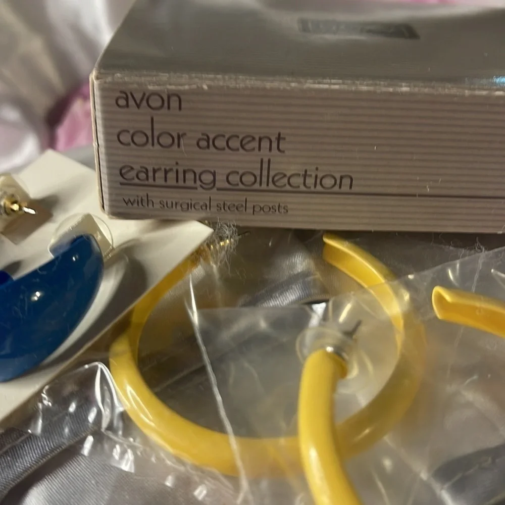 Vintage 1992 Avon Color Accent Earring Collection (3pr) yellow, blue, red pierce